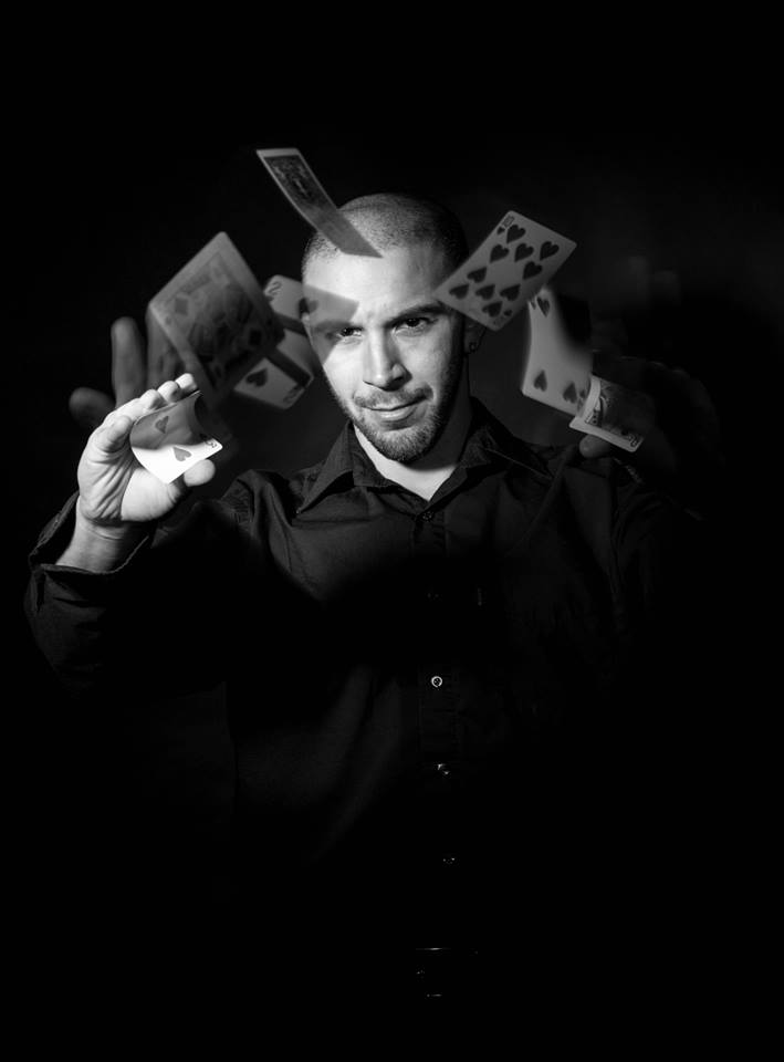 Magicien professionnel Yvelines - Manipulation de cartes